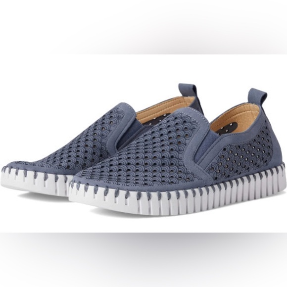 Ilse Jacobsen Shoes - ILSE JACOBSEN Tulip 140 Flats Powder Blue Size 36